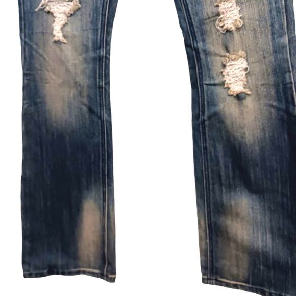 Almost Famous Distressed Jeans Sz 7 Blue Acid Wash Blue Embroidered Pockets Boho - Picture 6 of 16